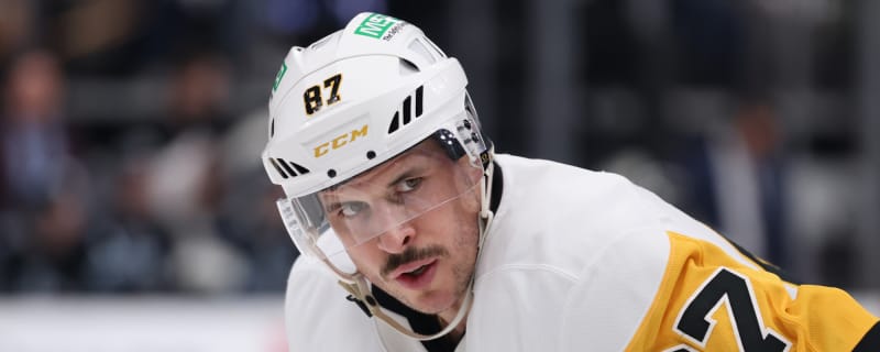 An Incredible Moment Between Sidney Crosby and Patrice Bergeron Surfaced After Canada&#39;s Win