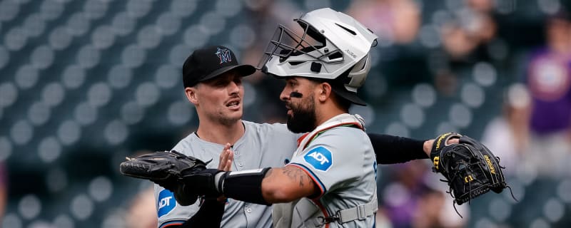 Marlins Outright Ali Sanchez, Kent Emanuel