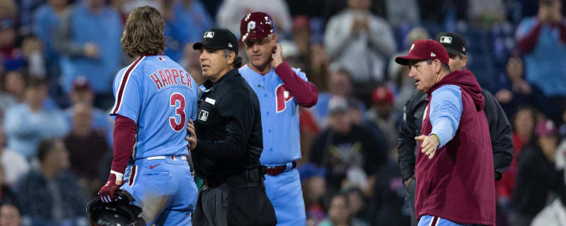 Phillies' Bryce Harper ejected by Angel Hernandez, tosses helmet