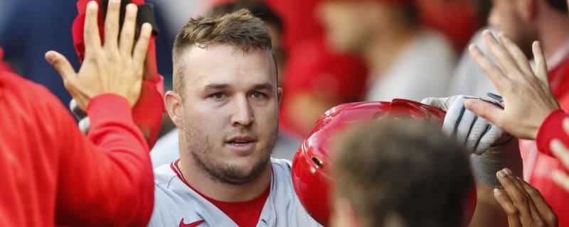 Angels' Mike Trout out six to eight weeks with calf strain