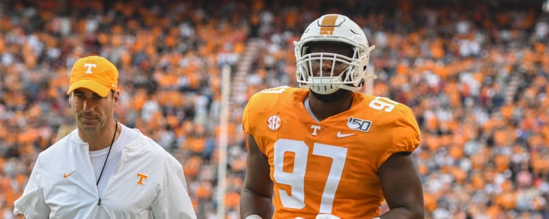 Former Tennessee Vols defensive lineman lands middle school head coaching job in Knoxville