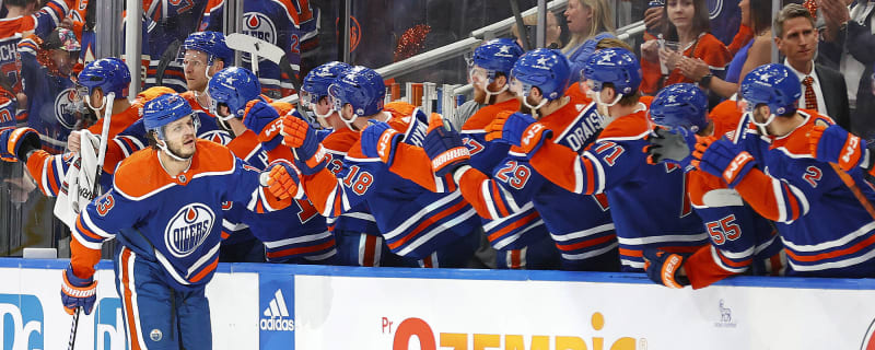 Oilers rally from early deficit to beat Stars, tie WCF