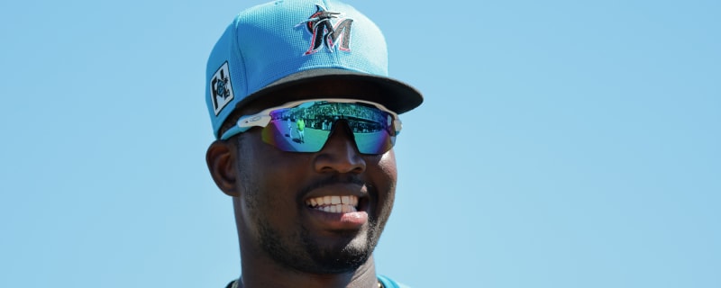Marlins outfielder to miss at least four weeks with oblique strain
