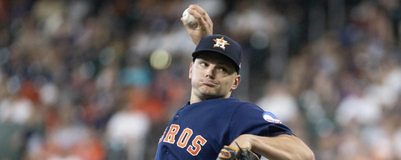 Astros trade righty reliever to Athletics