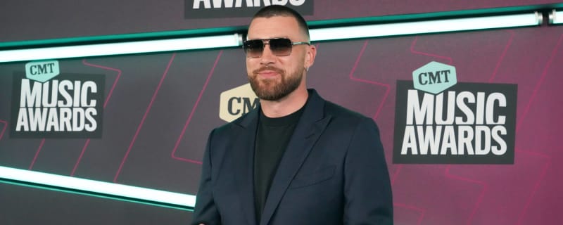 Travis Kelce remembers getting beat up by Tim Tebow in college