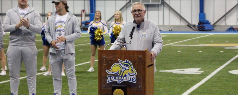 South Dakota HC John Stiegelmeier announces retirement