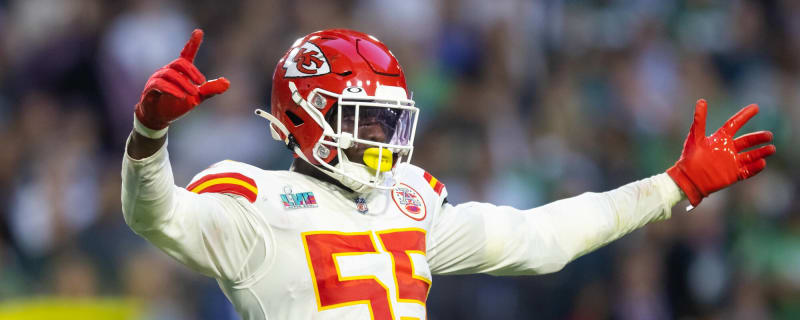 Ex-Chiefs linebacker Frank Clark reunites with Russell Wilson in