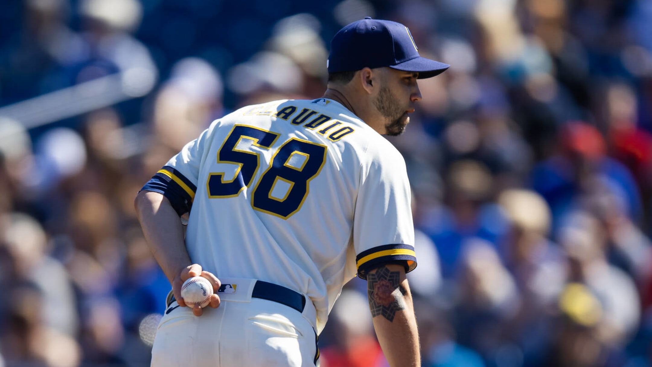 Brewers' Willy Adames exits game after being struck by a foul ball