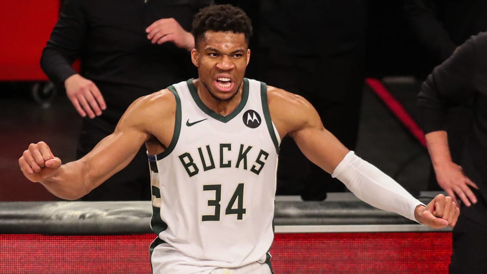 Giannis Antetokounmpo buying partial ownership in Milwaukee Brewers