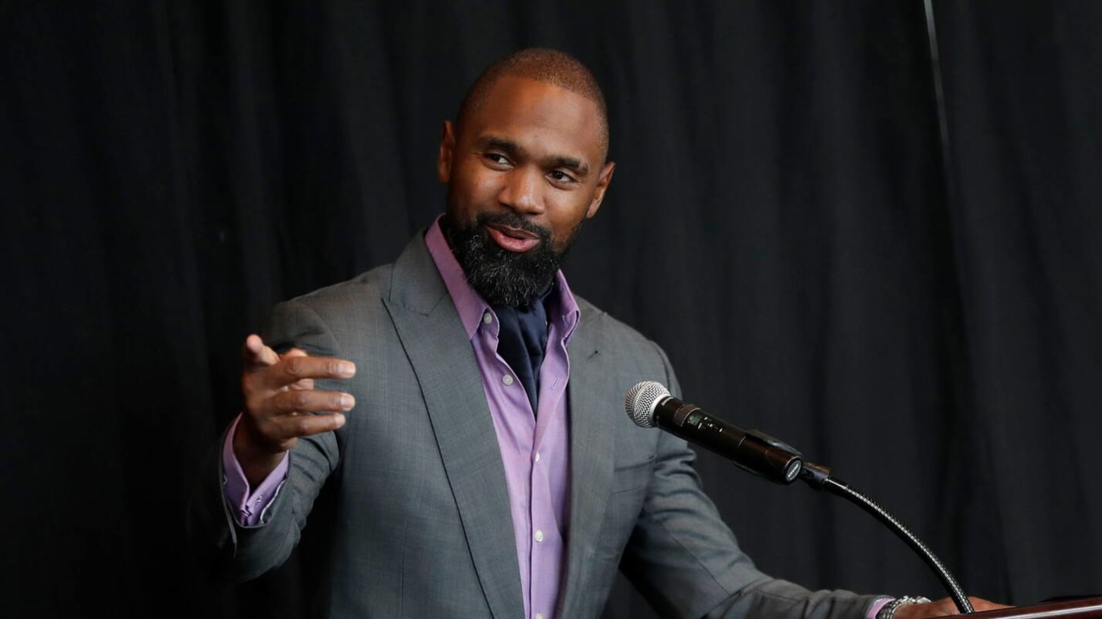 After 2 postponements, Packers set to induct Charles Woodson, Al