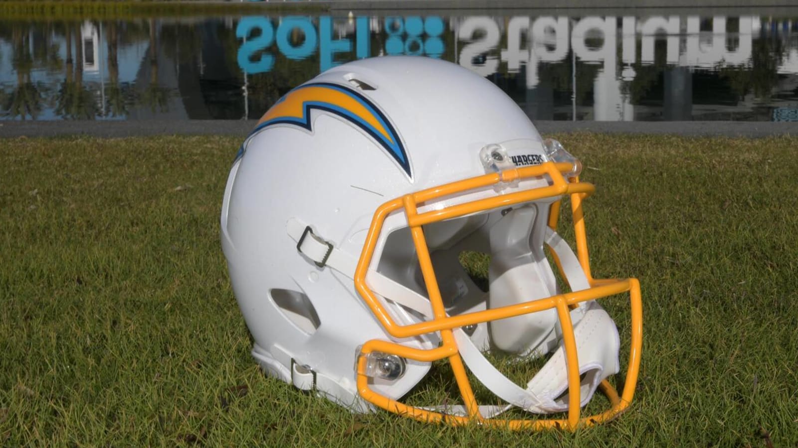 Chargers to interview Colts assistant GM