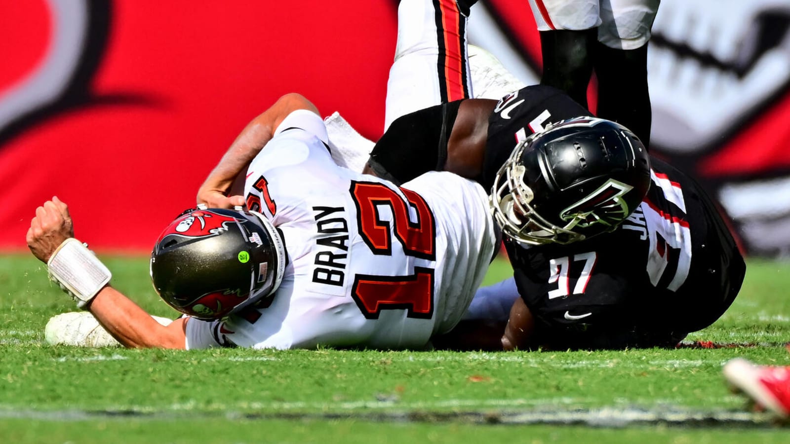 Horrible roughing-the-passer call mars ending of Bucs-Falcons