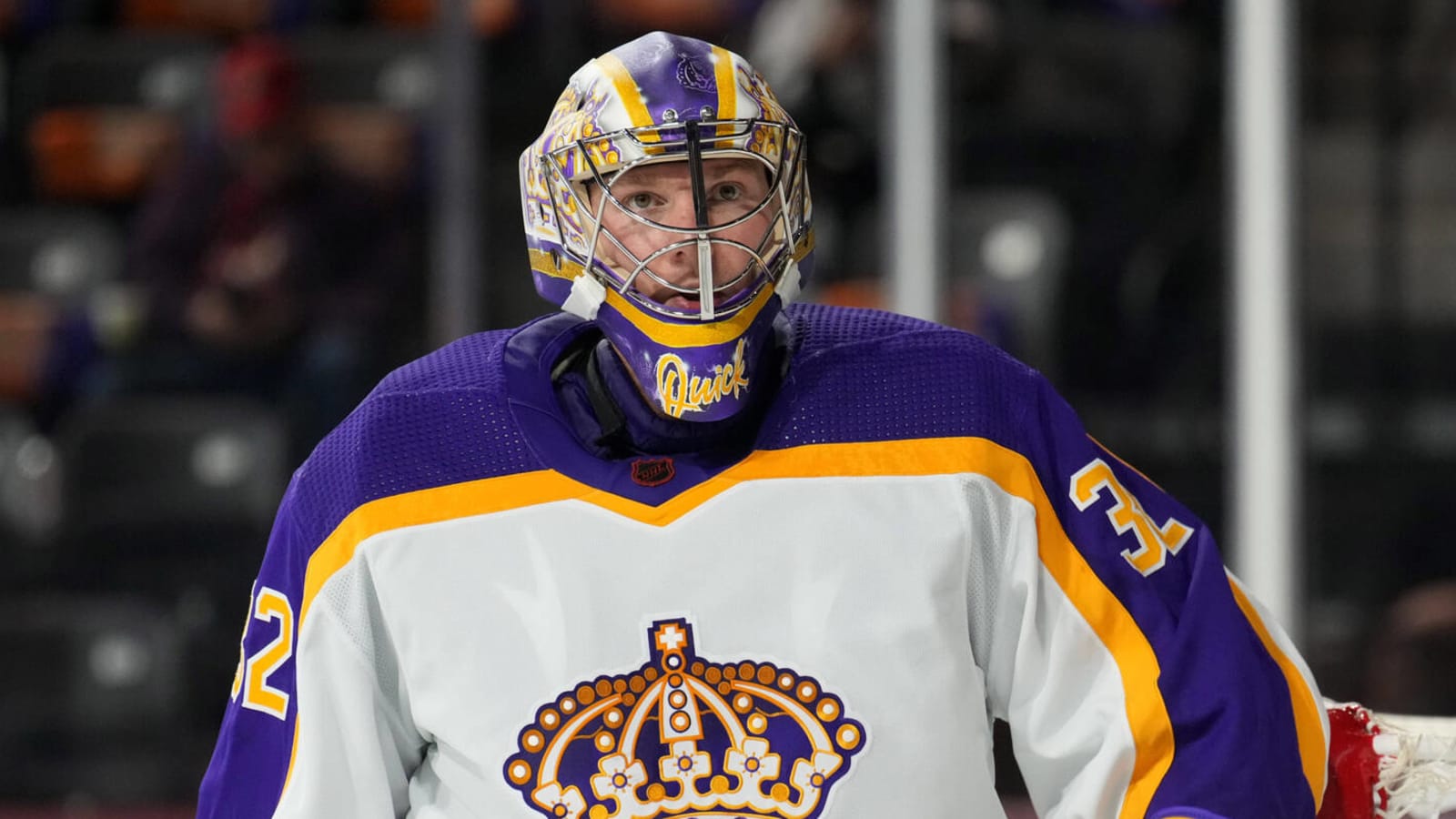 Blue Jackets trade with Kings for goaltender Jonathan Quick