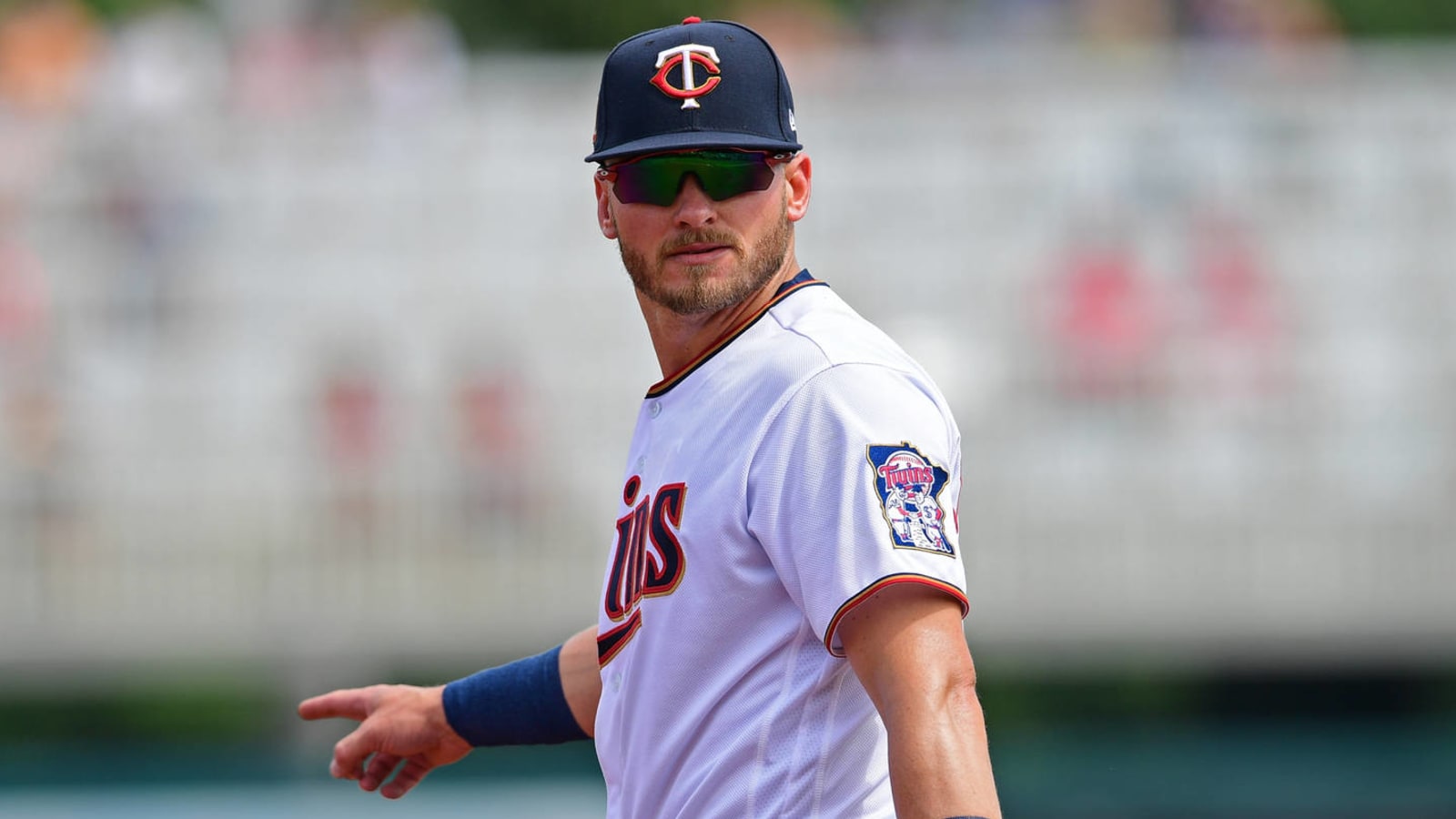 Twins activate Josh Donaldson, designate Ildemaro Vargas 