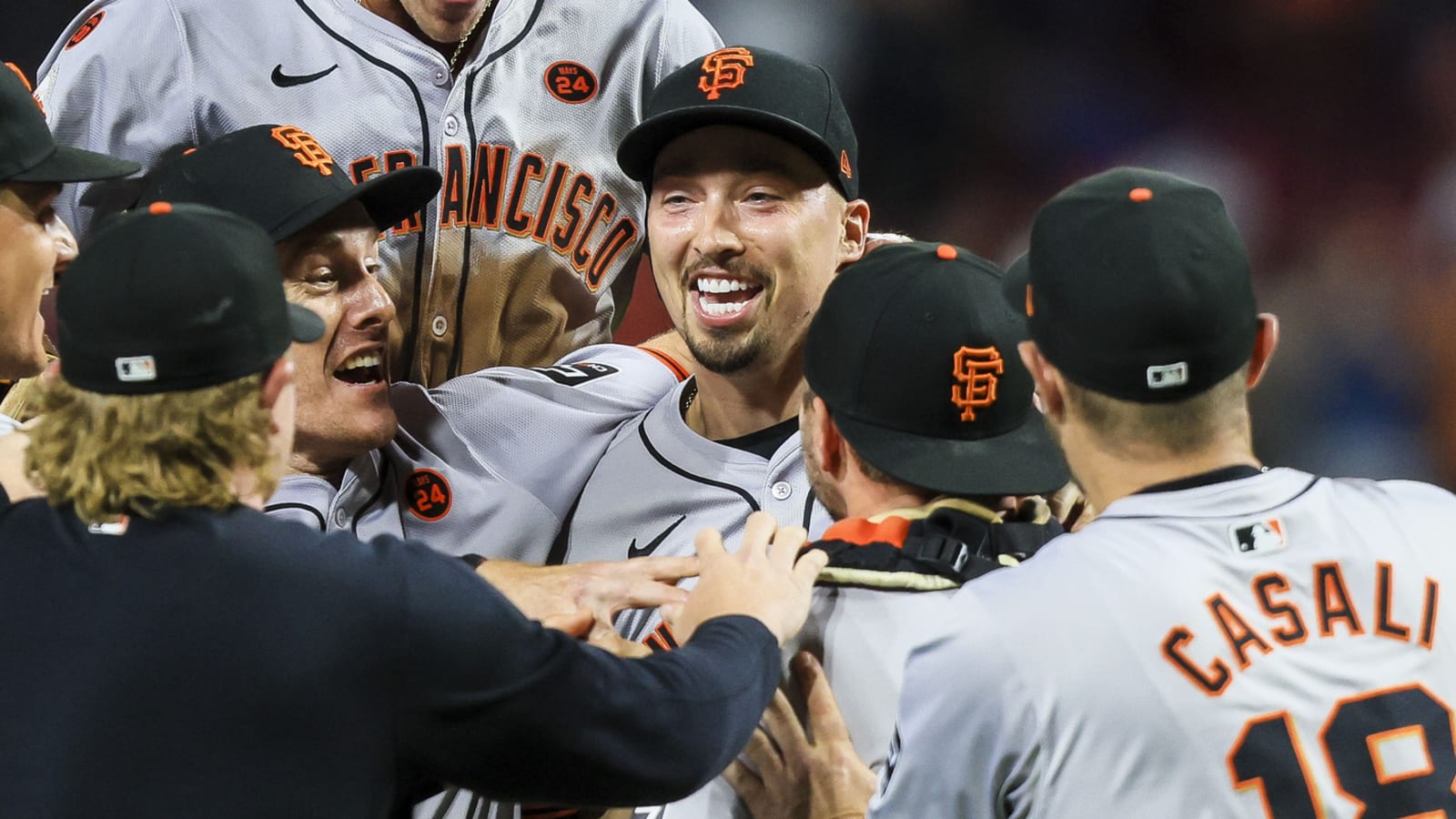 Watch: Giants' Blake Snell throws no-hitter vs. Reds