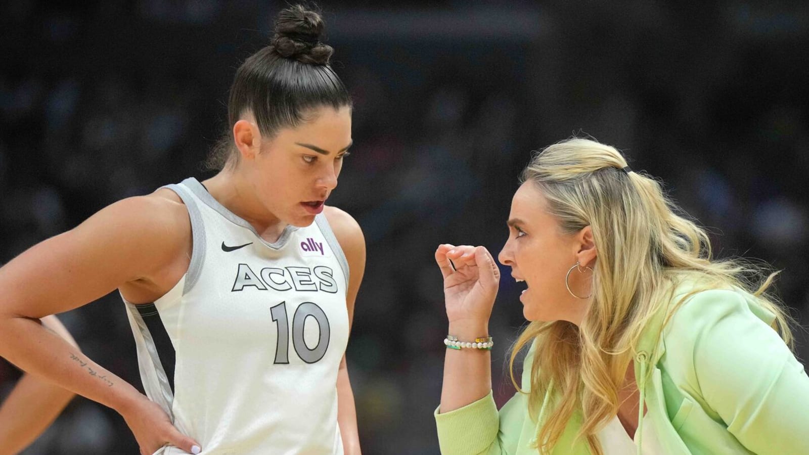 The 'WNBA champion head coach' quiz