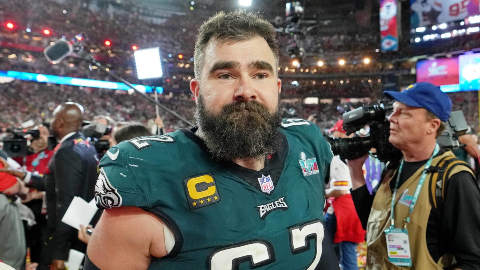 Eagles' Jason Kelce issues beer chugging challenge for charity