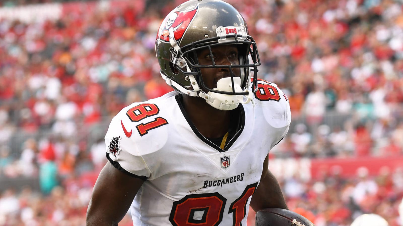 Buccaneers' Antonio Brown, Rob Gronkowski out vs. Bears