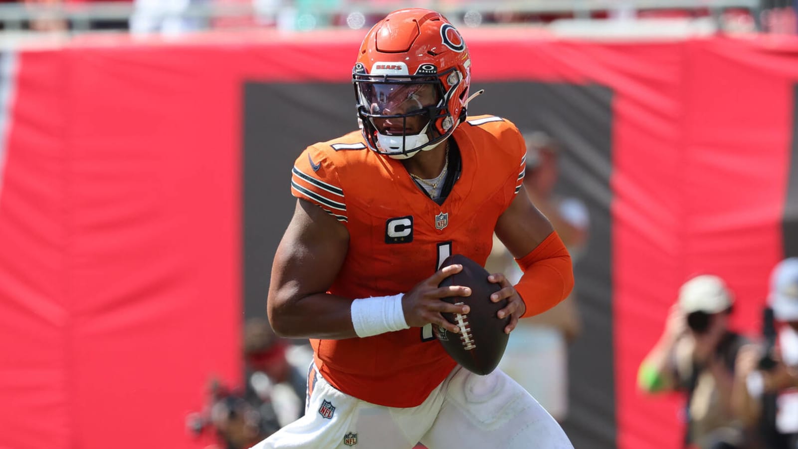 Bears QB Justin Fields made absolutely brutal play on sack
