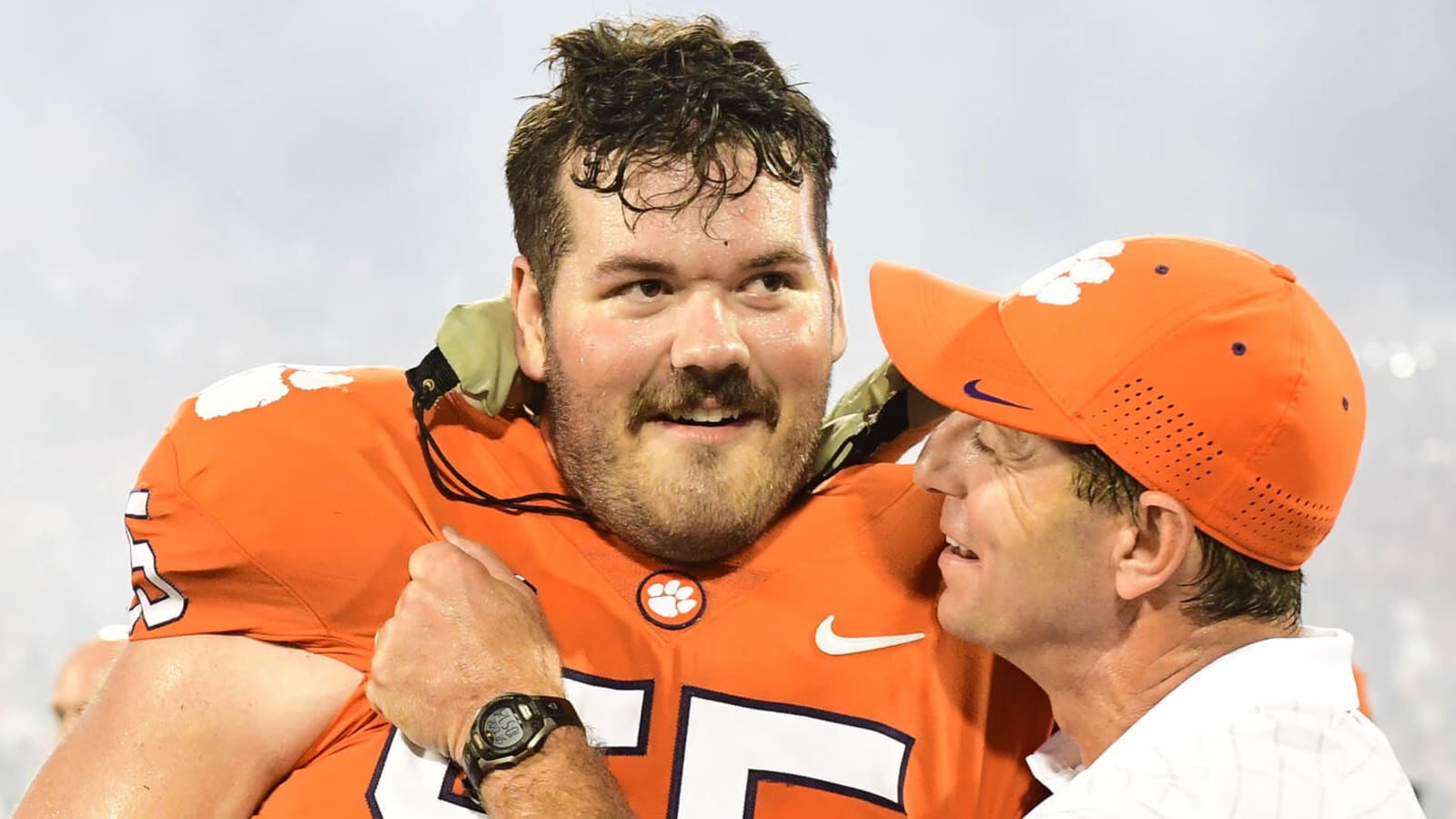 Clemson lineman Hunter Rayburn medically disqualified, becoming student coach