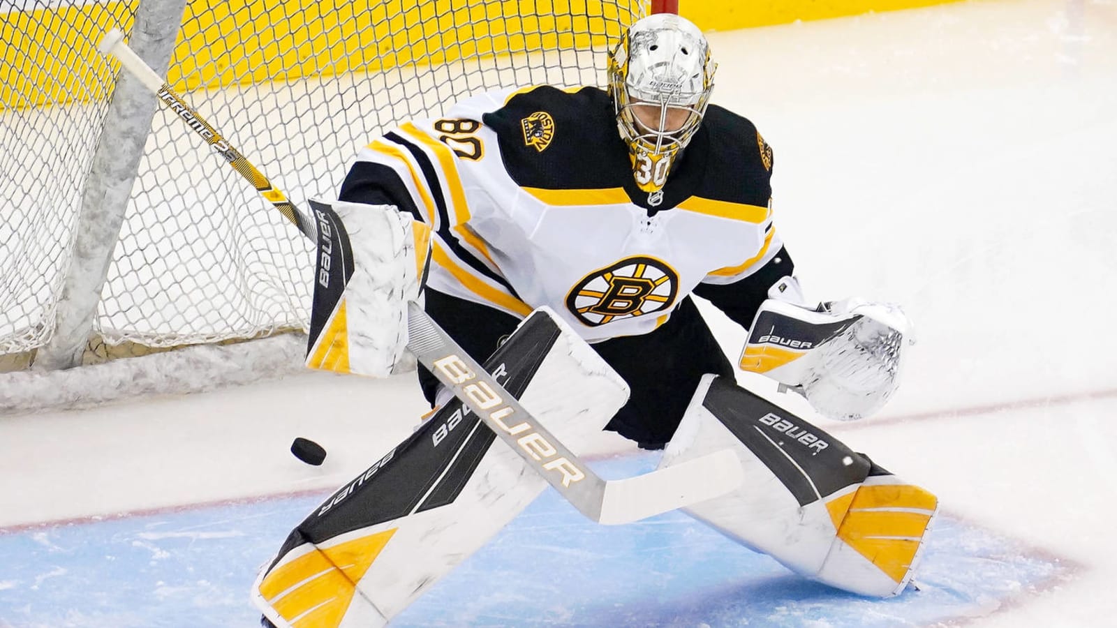 Bruins loan Dan Vladar to Czech team