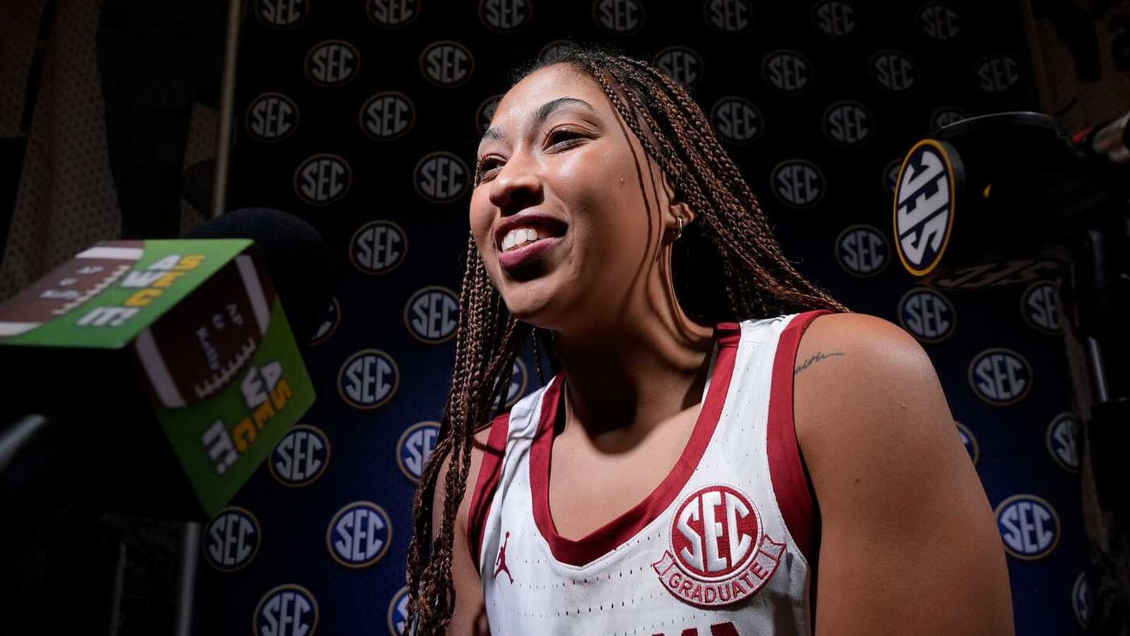 No. 10 Oklahoma women knock off No. 20 Michigan