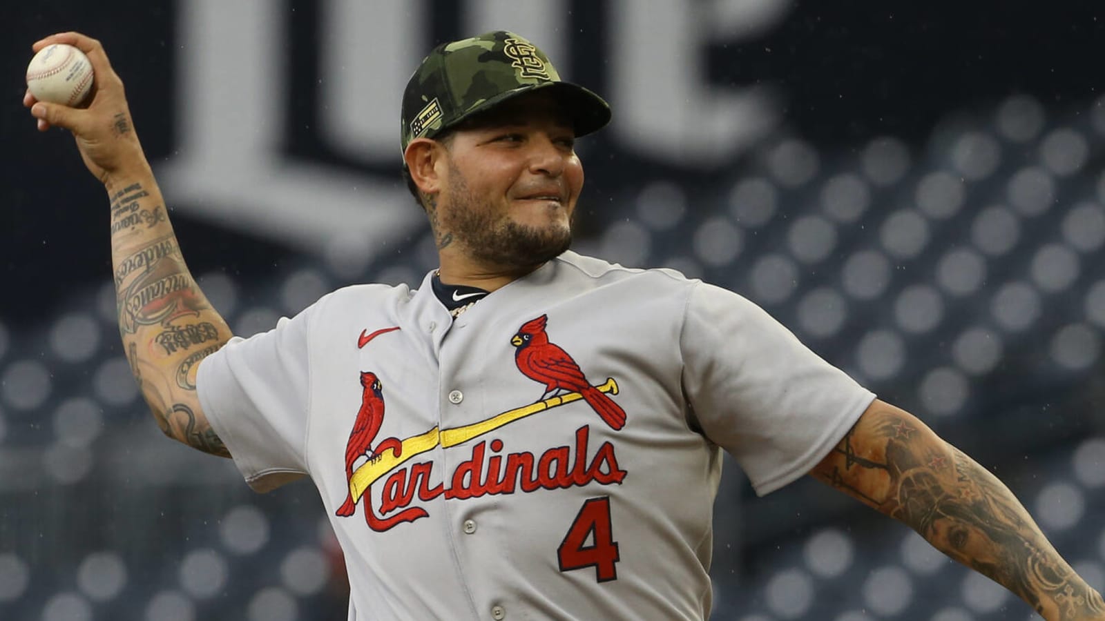 Yadier Molina expected to land on IL with knee soreness
