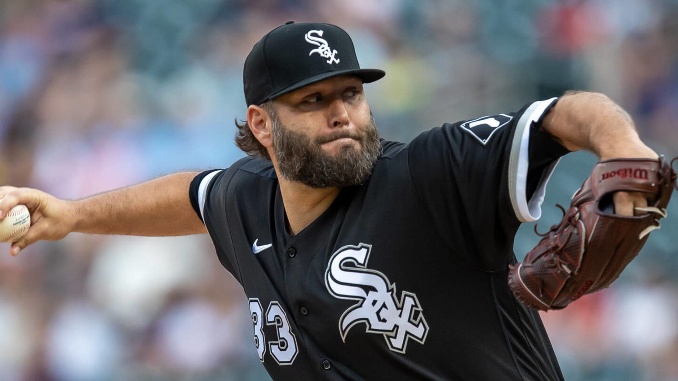 Lance Lynn and Joe Kelly are heading to the NL West-leading Dodgers in a  trade with the White Sox