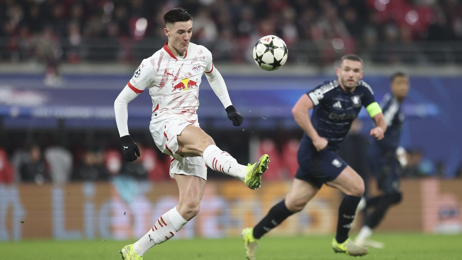 Report: Man United and Arsenal scout 11-goal striker ahead of January transfer window