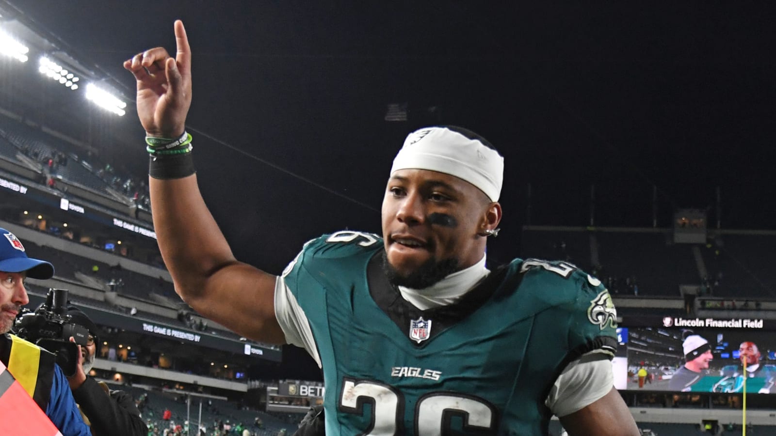 Eagles fans troll Giants after Saquon Barkley torches Commanders