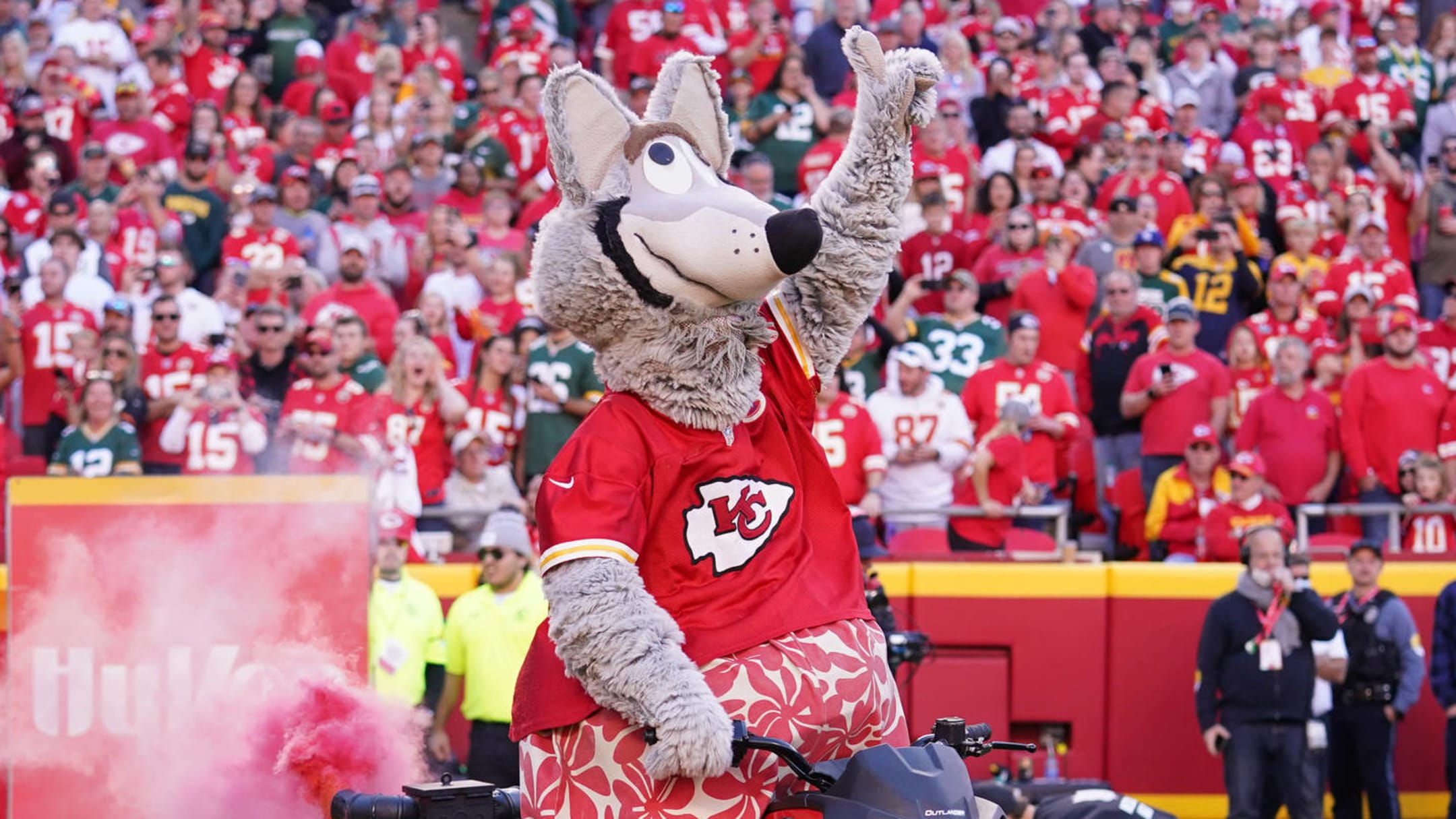 Kansas City Chiefs mascot bangs his head in frustration after
