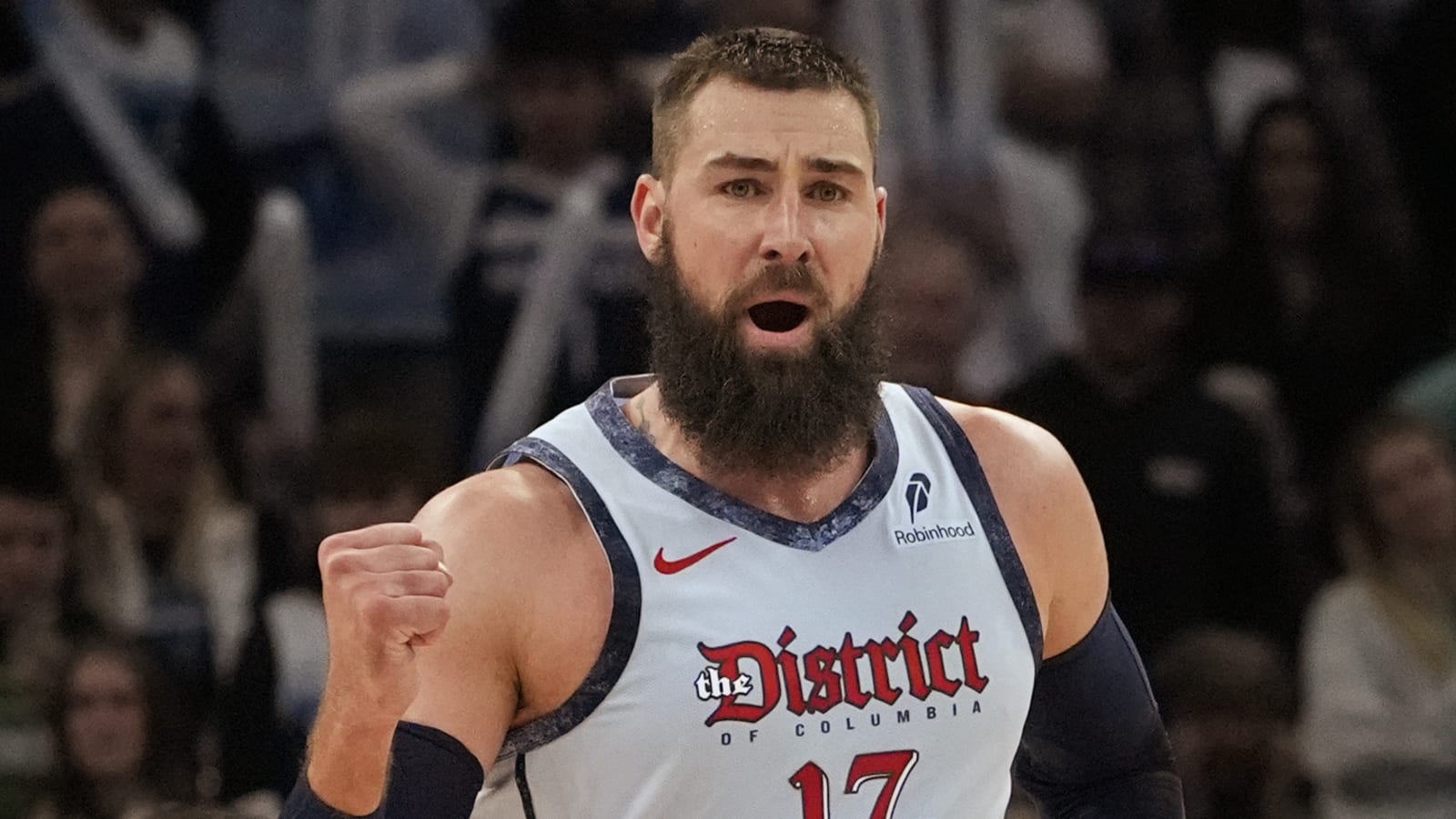 Kings to acquire veteran center in trade with Wizards