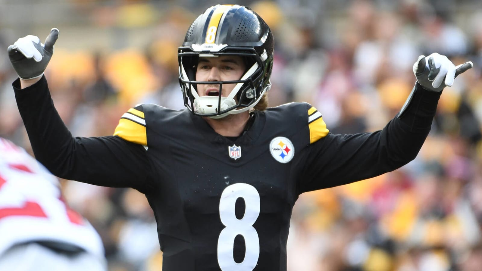 Steelers Trade Kenny Pickett to Eagles