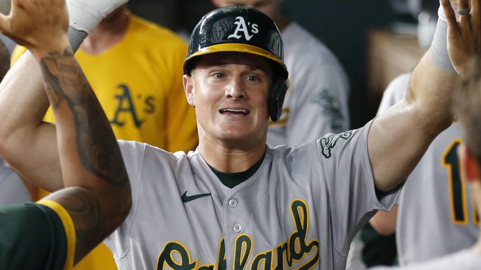 Blue Jays finalizing trade to acquire Matt Chapman from Athletics