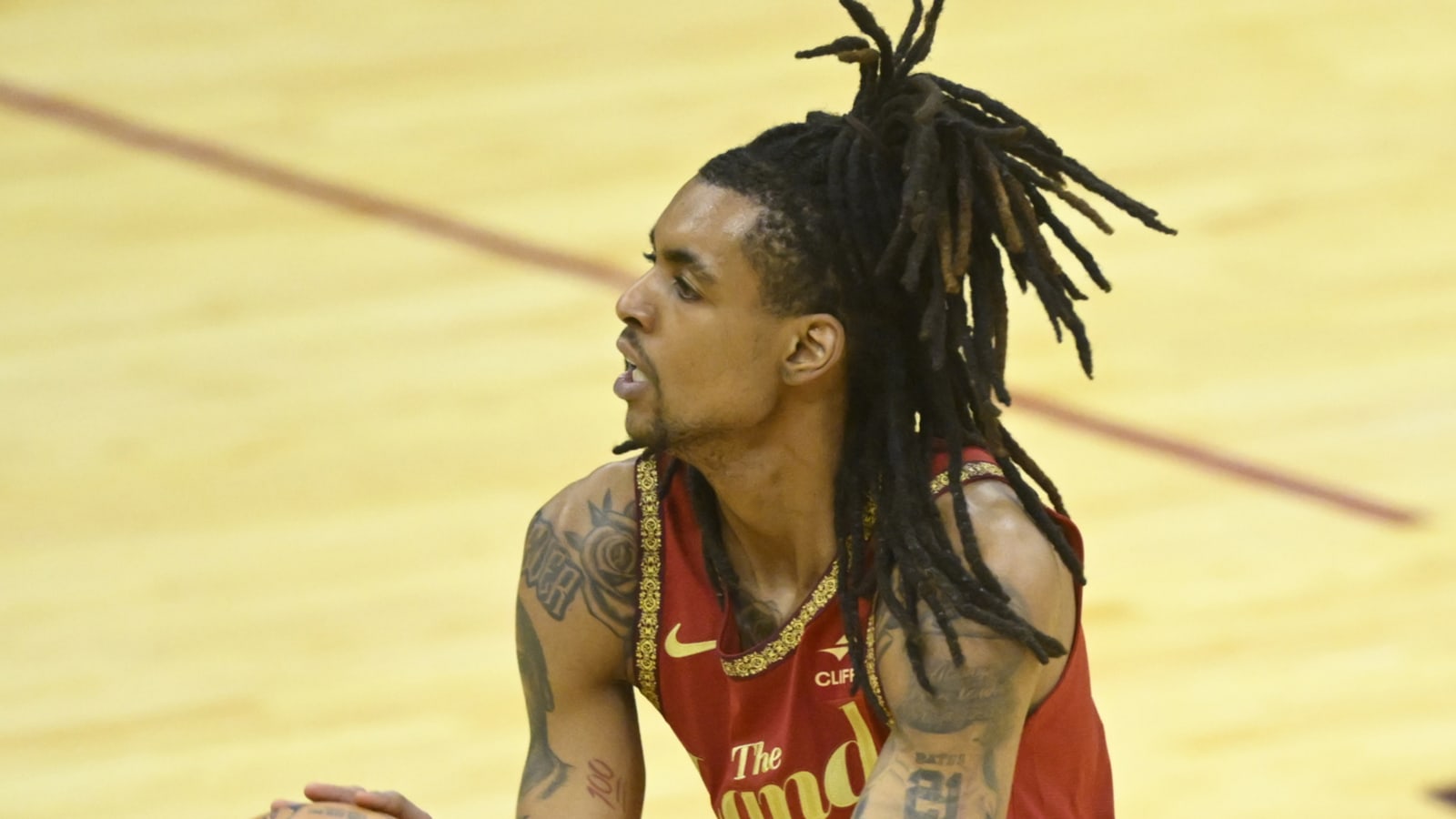 Cavaliers re-sign Emoni Bates to a two-way deal