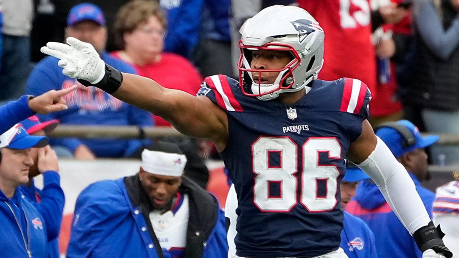 No. 3 Tight End Becoming &#39;Big Target&#39; for Patriots