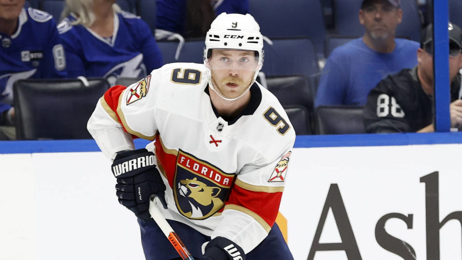 Sam Bennett re-signs with Florida Panthers on four-year deal