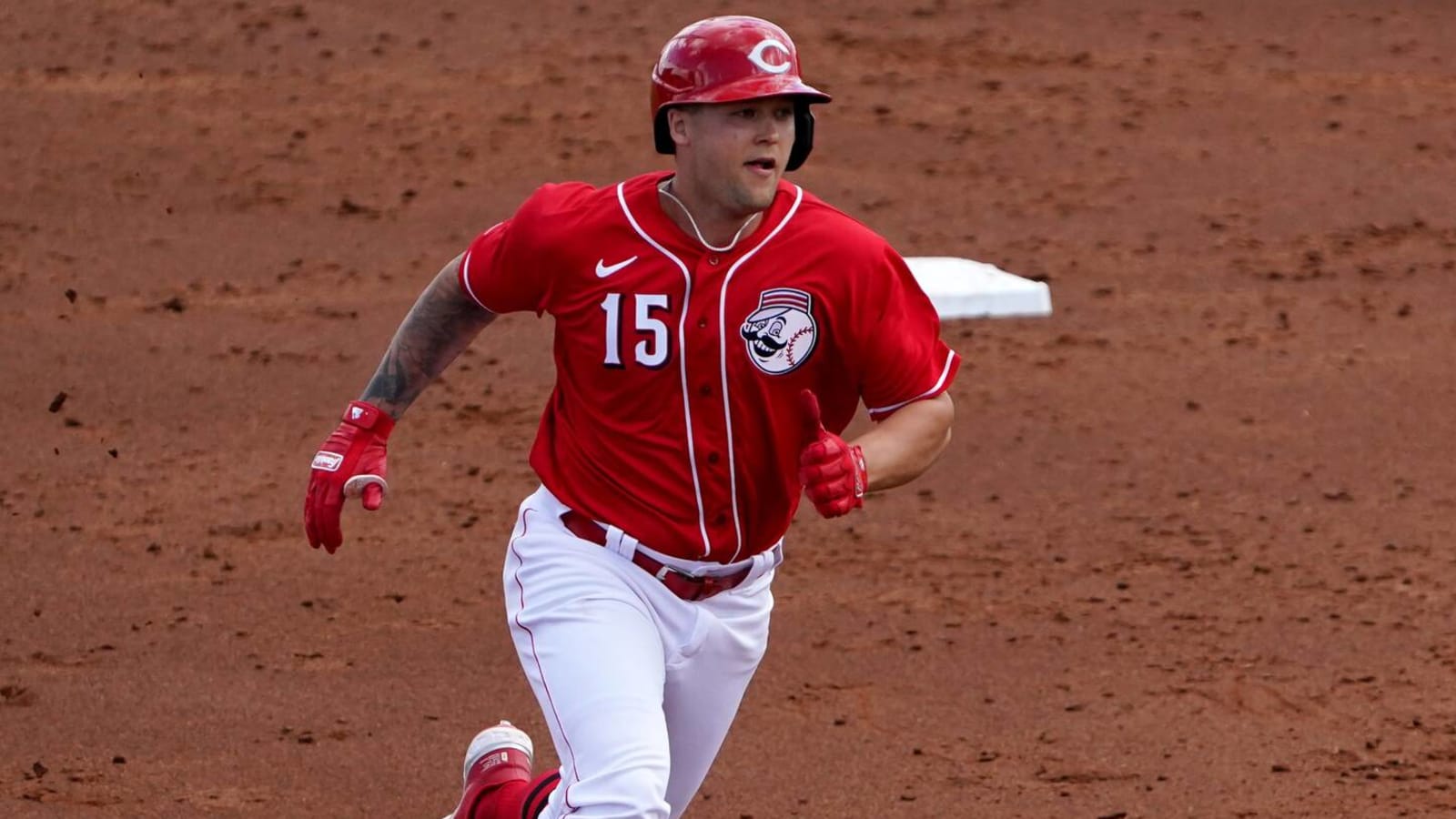 Reds place Nick Senzel on IL, recall Daniel Duarte