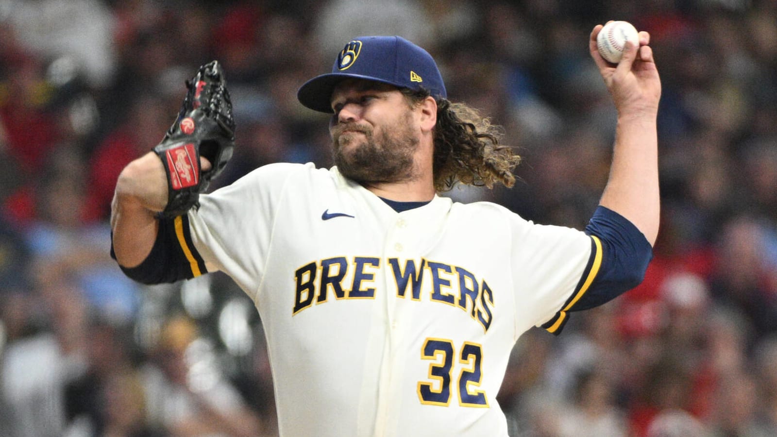 Brewers make big decisions on left-handed relievers