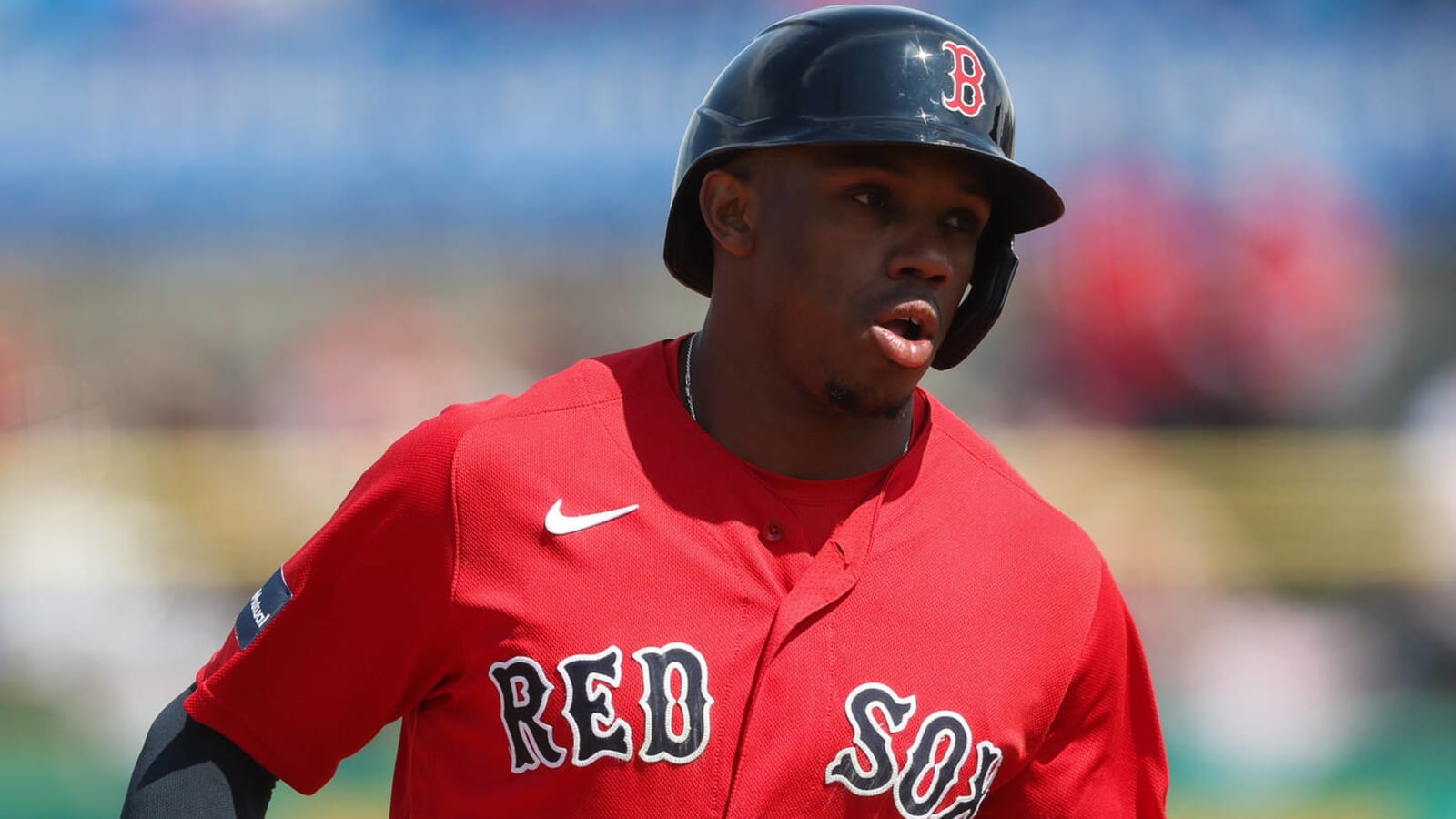 Outfielder returns to Yankees two years after being waived by them