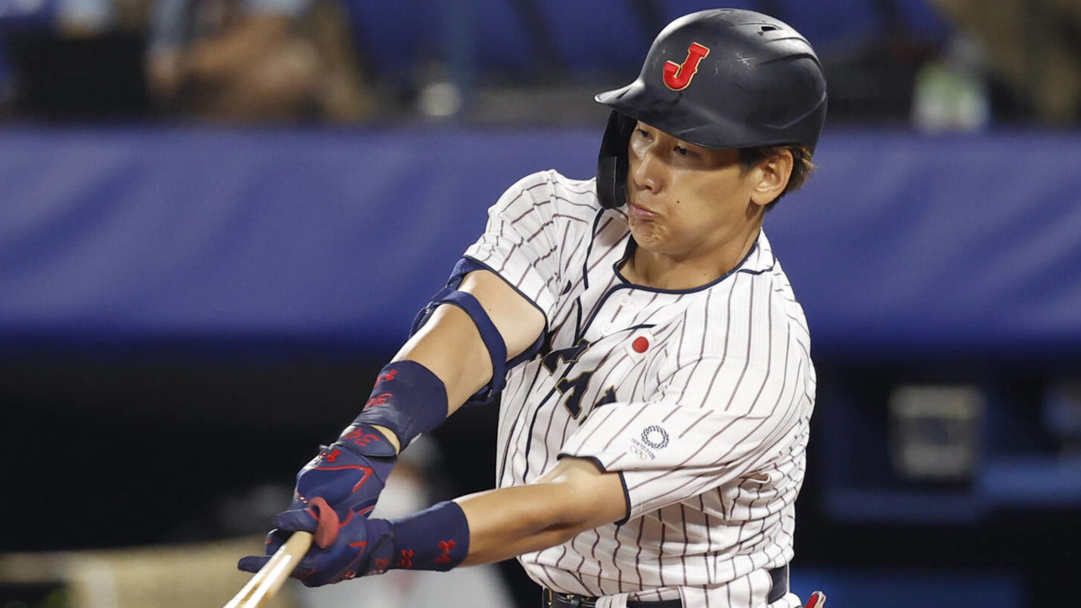 Adam Jones makes his spring training debut in Japan in front of a sellout  crowd at Sokken Stadium in Miyazaki. : r/baseball