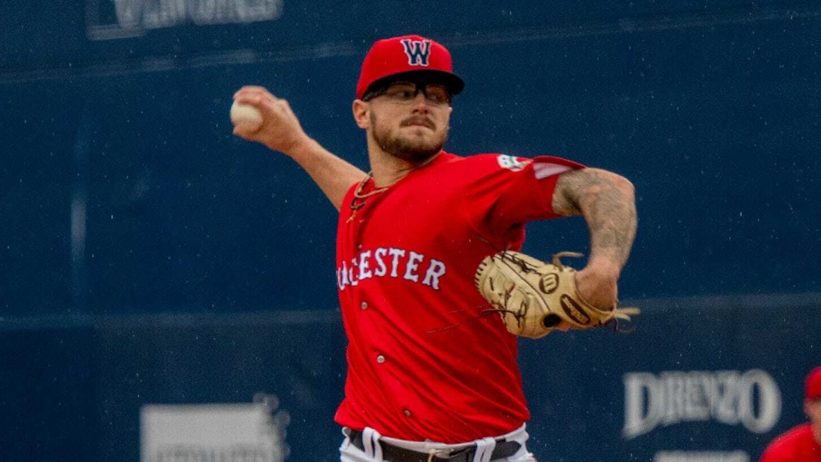 Red Sox acquire pitching prospect Matt McShane from Pirates