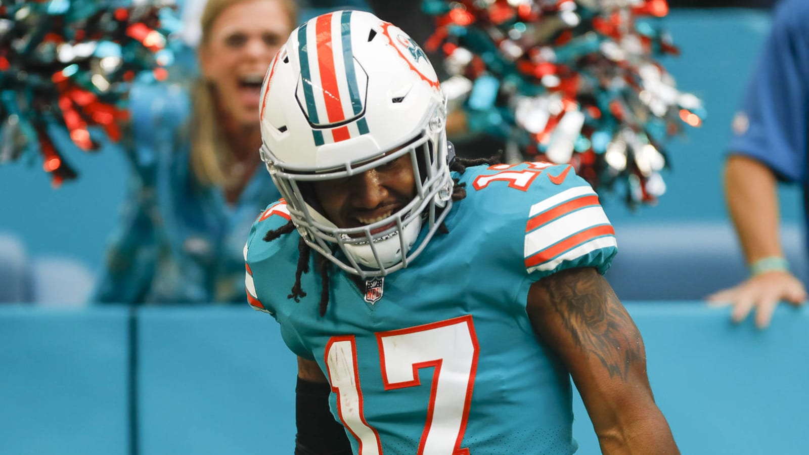 Dolphins' Jaylen Waddle sets rookie receptions record