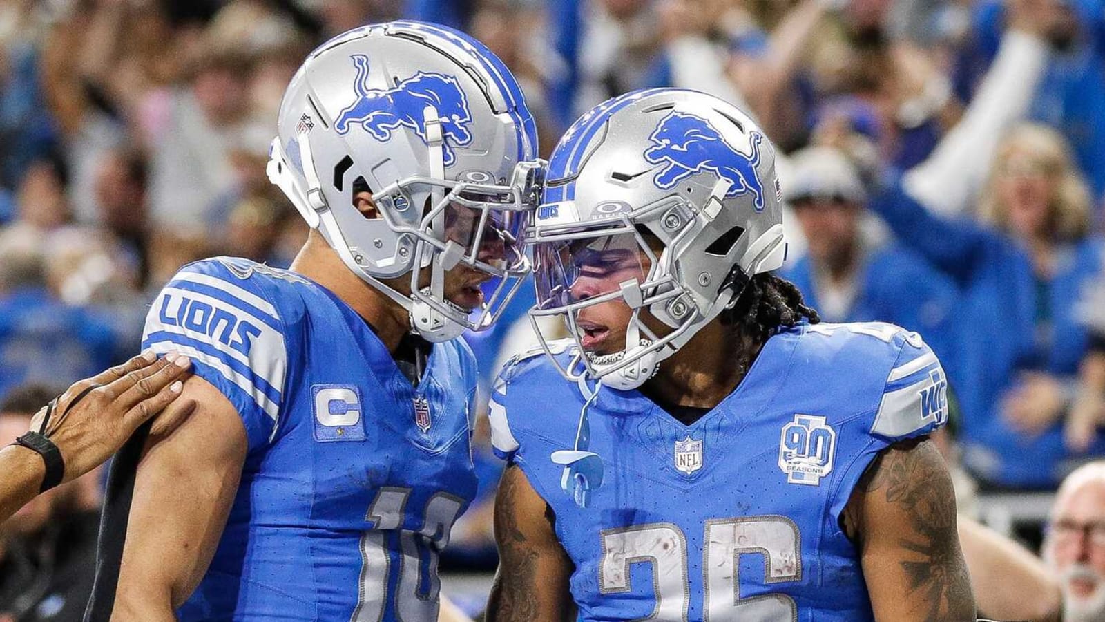 Amon-Ra St. Brown makes intriguing deal with RB Jahmyr Gibbs