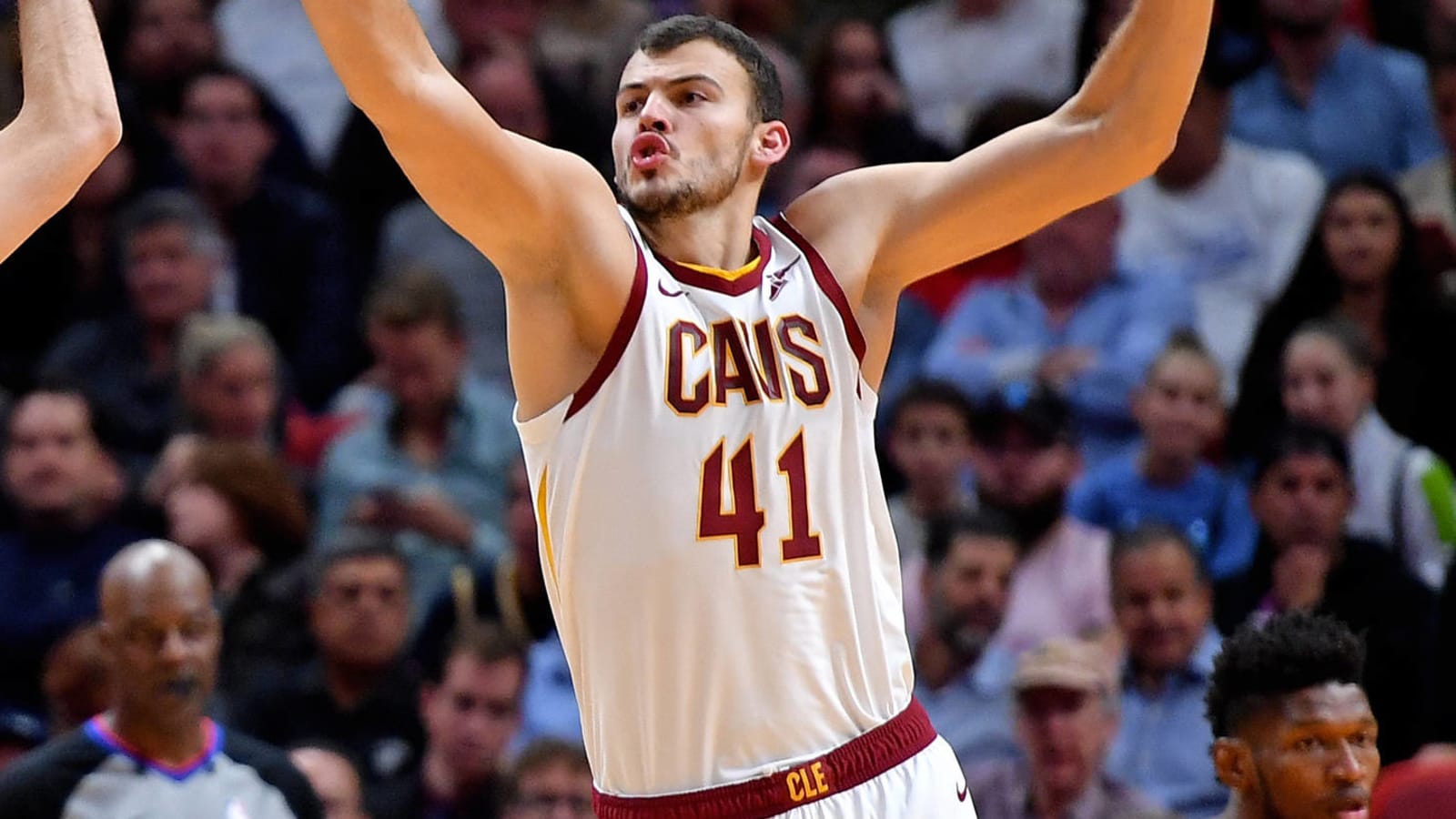 Maccabi Tel Aviv signs Cavaliers center Ante Zizic to two-year deal