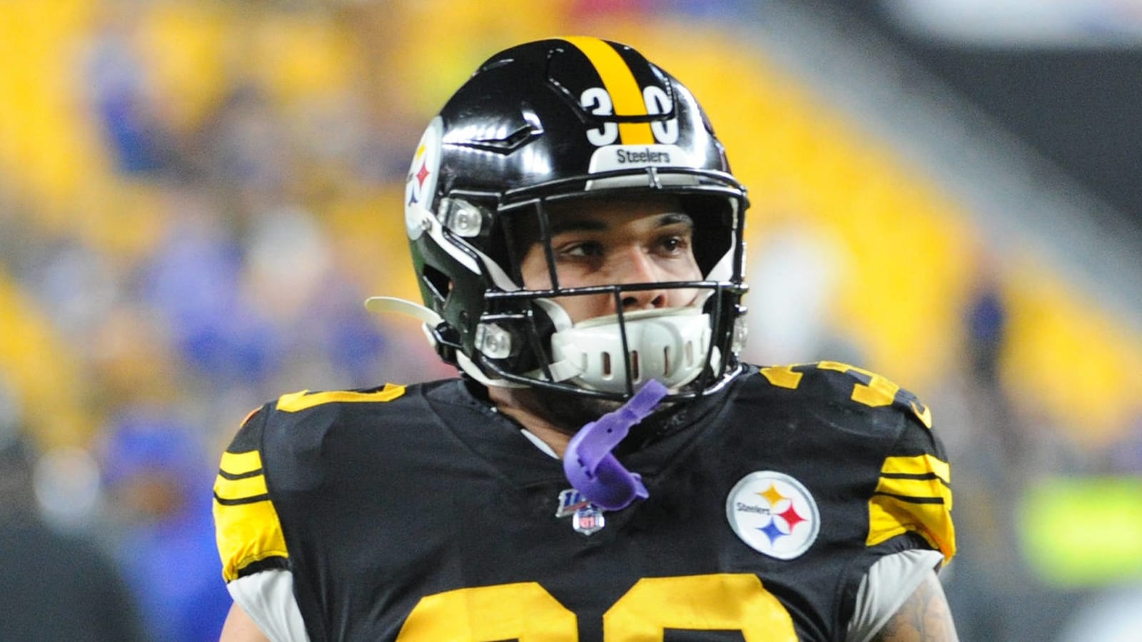 Watch: Pittsburgh Steelers RB James Conner bought his dad a truck, resulting in awesome reaction