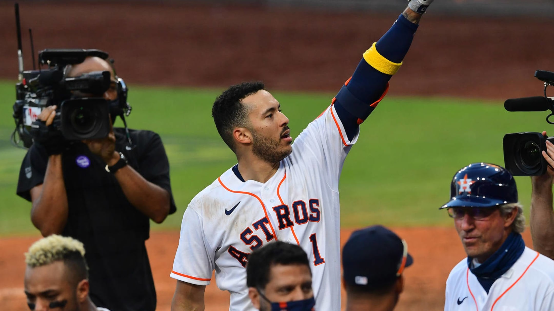 Carlos Correa called his shot before walk-off HR in Game 5