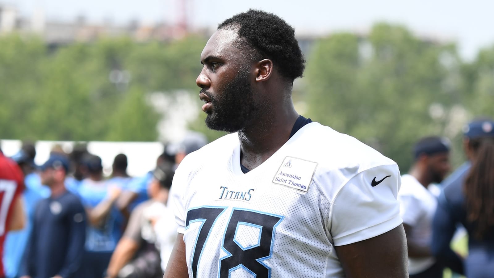 Titans remain unsettled on right side of offensive line