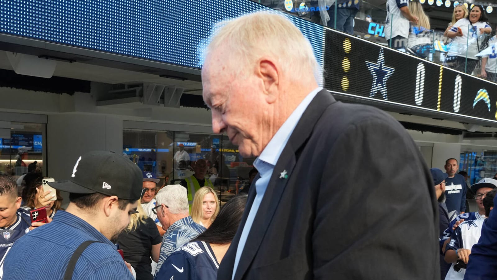 Jerry Jones to Dallas Cowboys fans: ‘I will never sell this team’