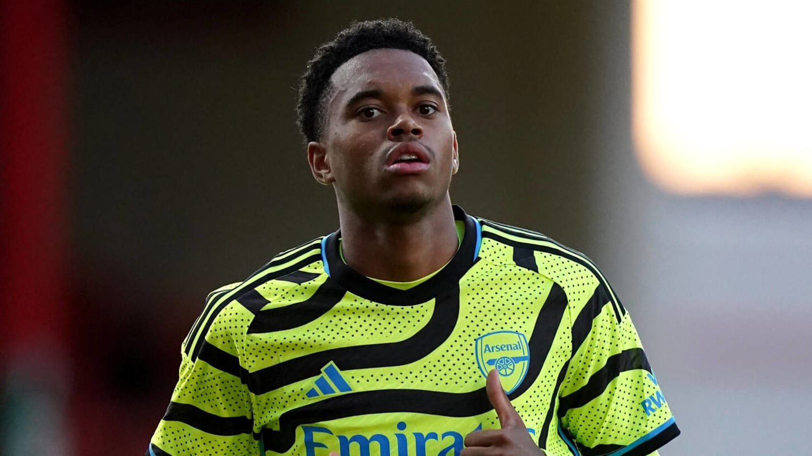 Aston Villa agrees a deal to sign Arsenal youngster